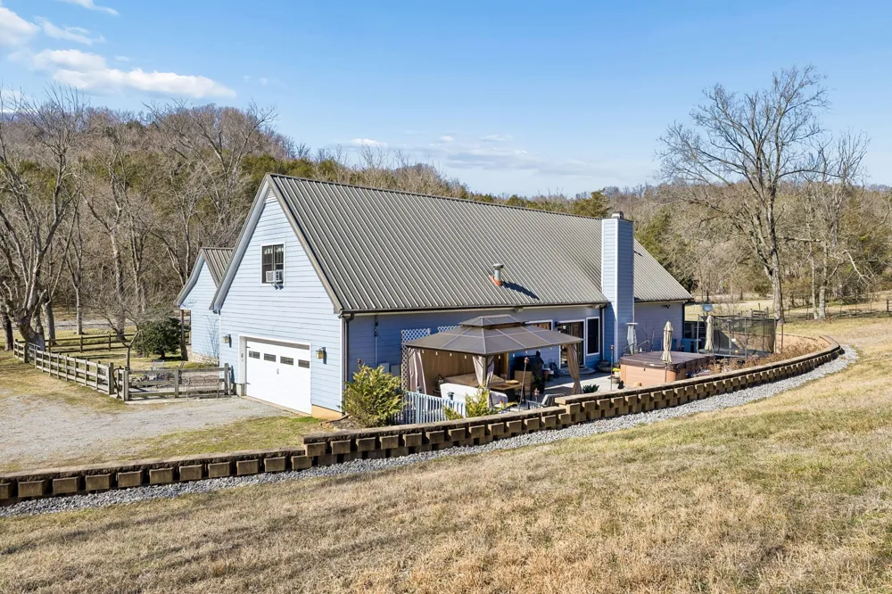 4556 Gossburg Rd Beechgrove, TN 37018