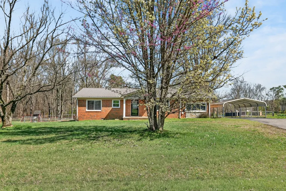 140 Simmons Cir Fayetteville, TN 37334