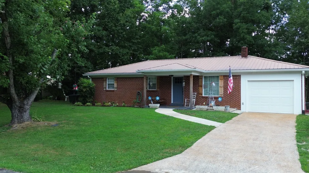 722 Hickory St Centerville, TN 37033