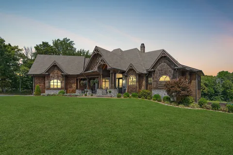 6704 Highway 52 W