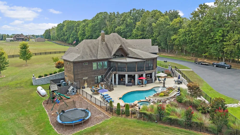 6704 Highway 52 W Lafayette, TN 37083