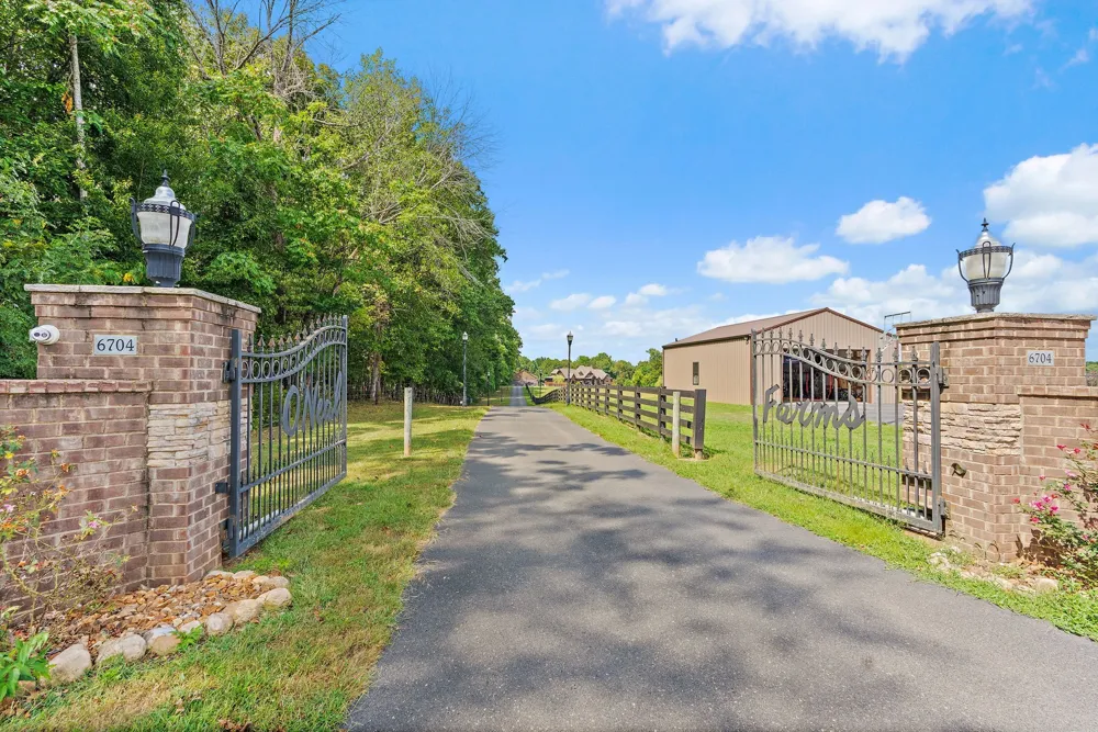 6704 Highway 52 W Lafayette, TN 37083