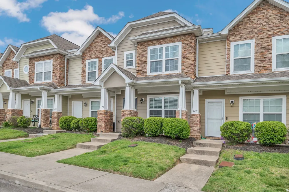 127 Cobblestone Place Dr Goodlettsville, TN 37072