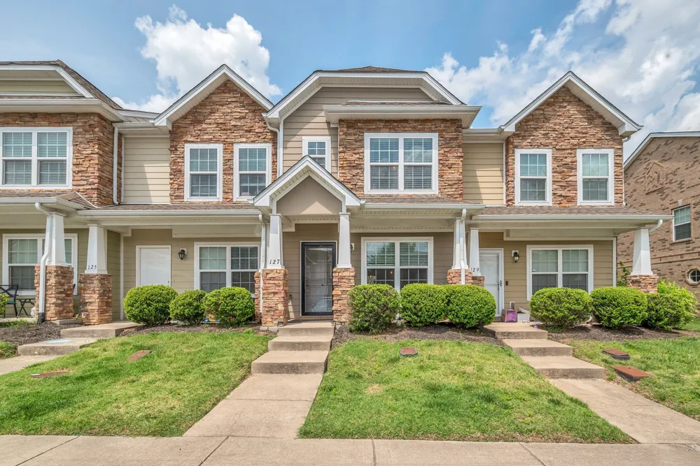 127 Cobblestone Place Dr Goodlettsville, TN 37072
