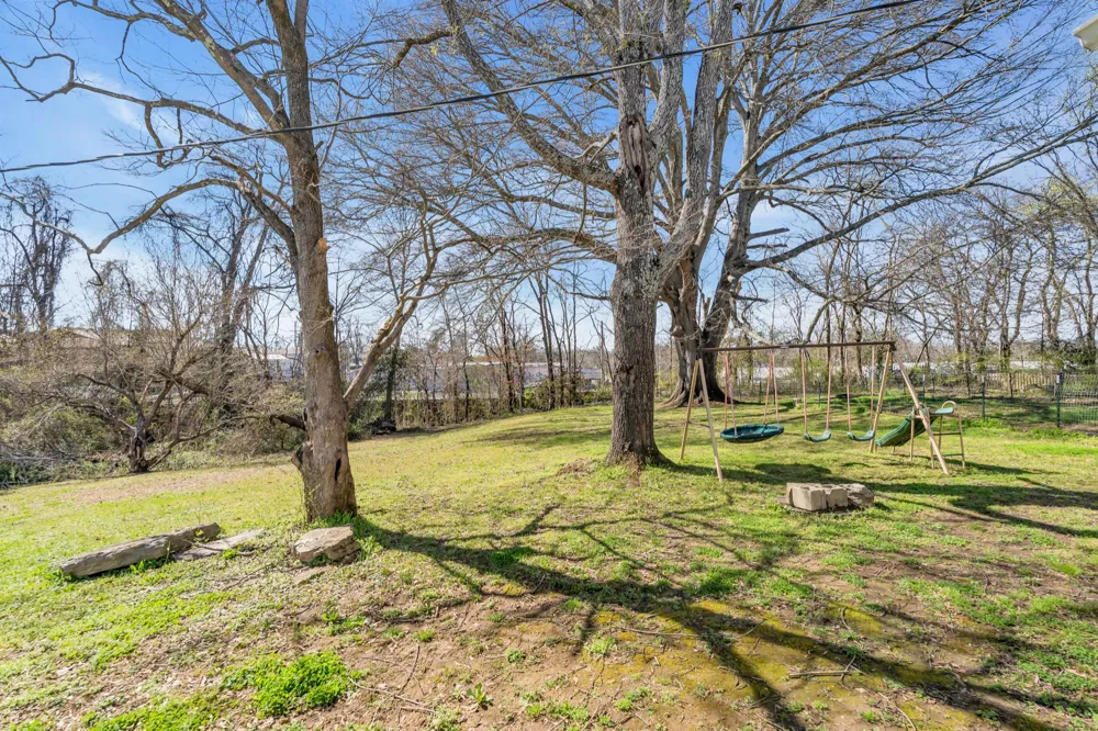 111 College Ave Centerville, TN 37033