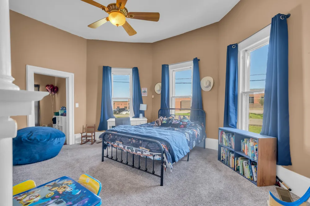 111 College Ave Centerville, TN 37033