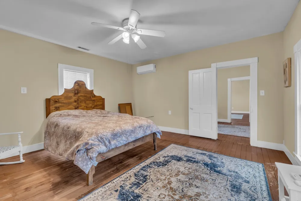 111 College Ave Centerville, TN 37033