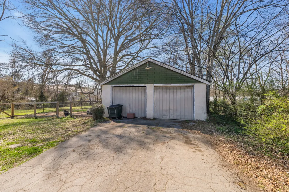 111 College Ave Centerville, TN 37033