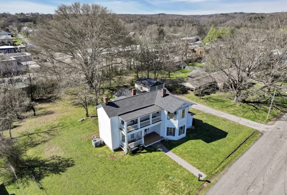 111 College Ave Centerville, TN 37033