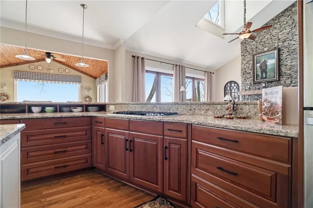 1021 Falcon Heights Big Canoe, GA 30143