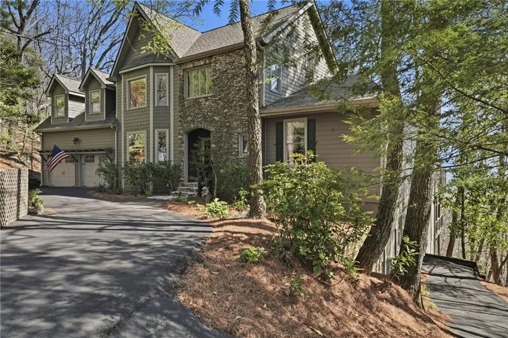 1021 Falcon Heights Big Canoe, GA 30143