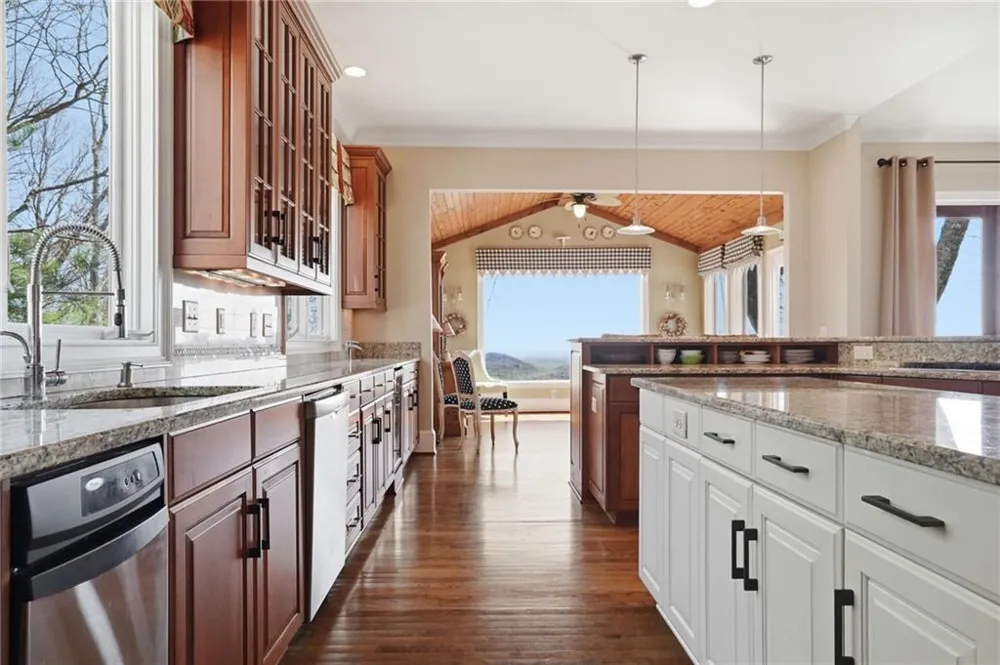 1021 Falcon Heights Big Canoe, GA 30143