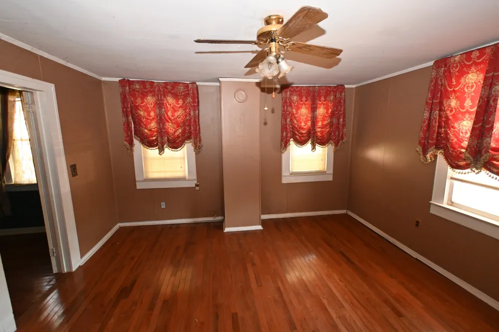 239 Brooklyn Ave Linden, TN 37096
