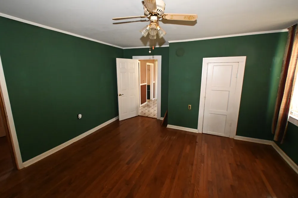 239 Brooklyn Ave Linden, TN 37096