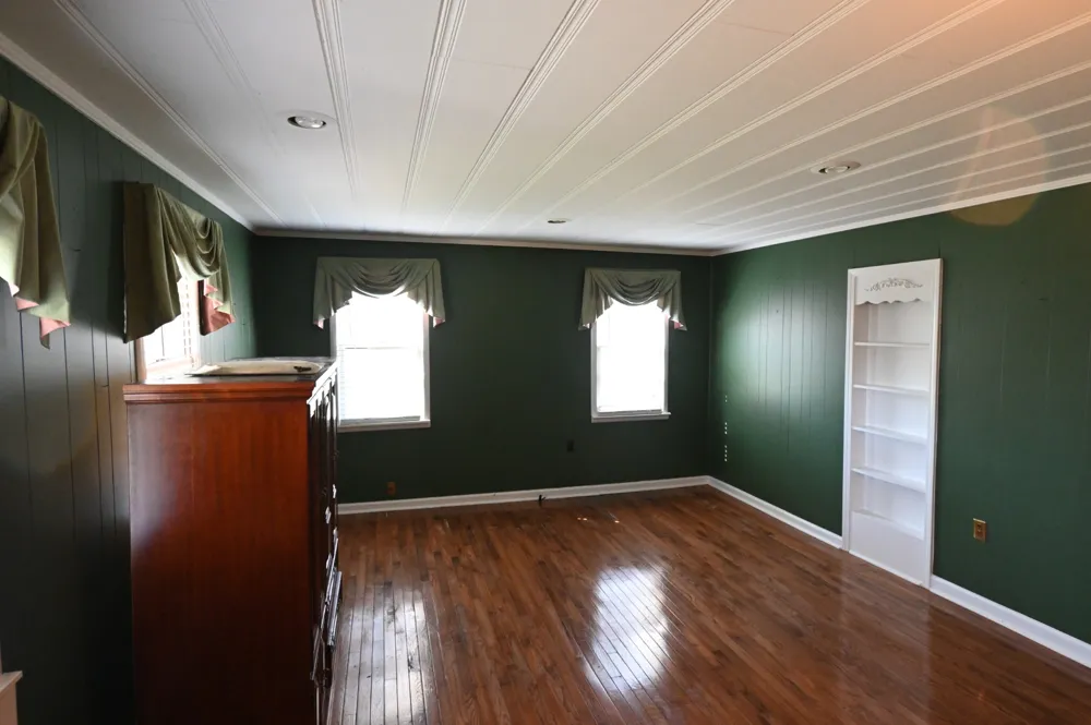 239 Brooklyn Ave Linden, TN 37096