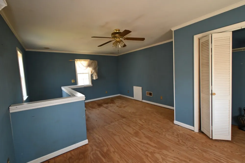 239 Brooklyn Ave Linden, TN 37096