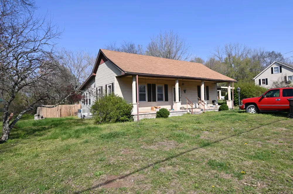 239 Brooklyn Ave Linden, TN 37096