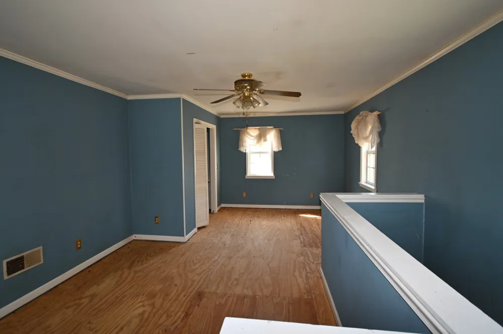 239 Brooklyn Ave Linden, TN 37096