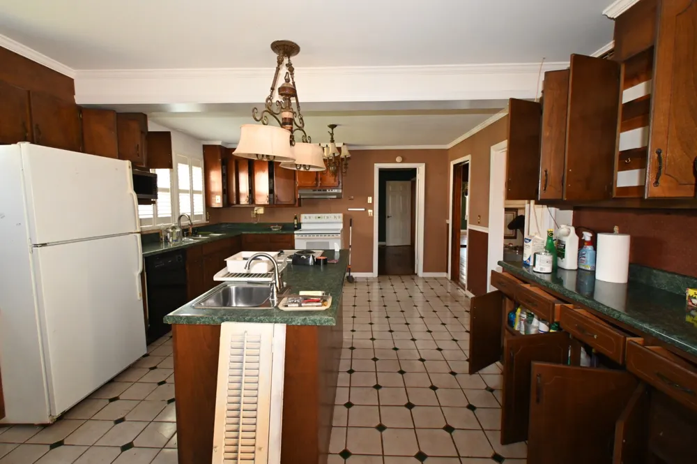 239 Brooklyn Ave Linden, TN 37096