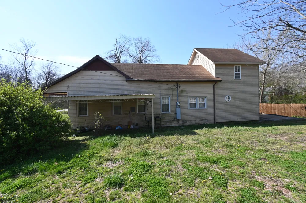 239 Brooklyn Ave Linden, TN 37096