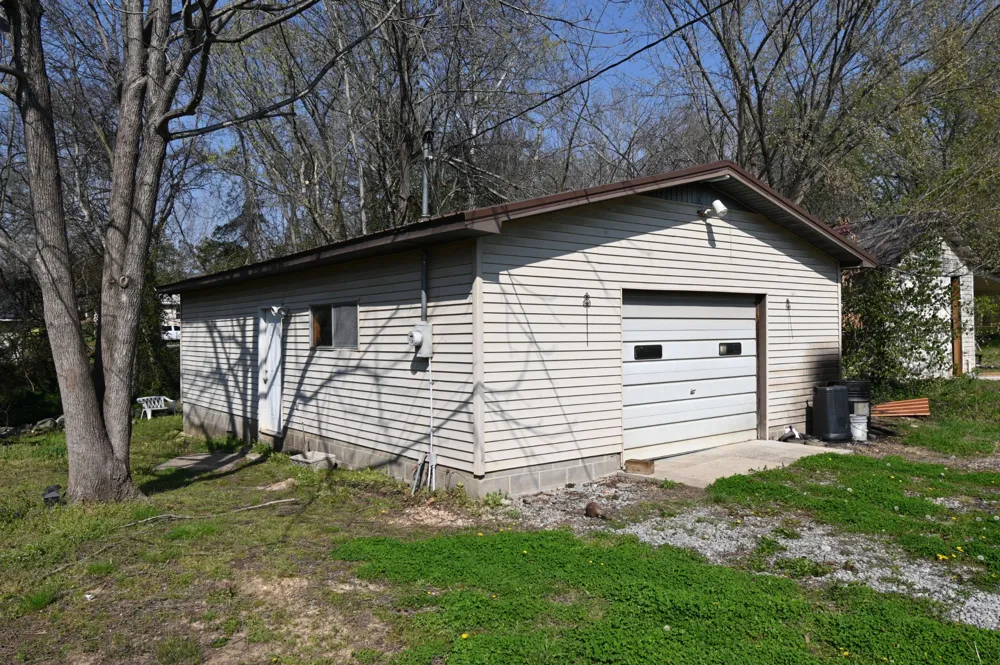 239 Brooklyn Ave Linden, TN 37096