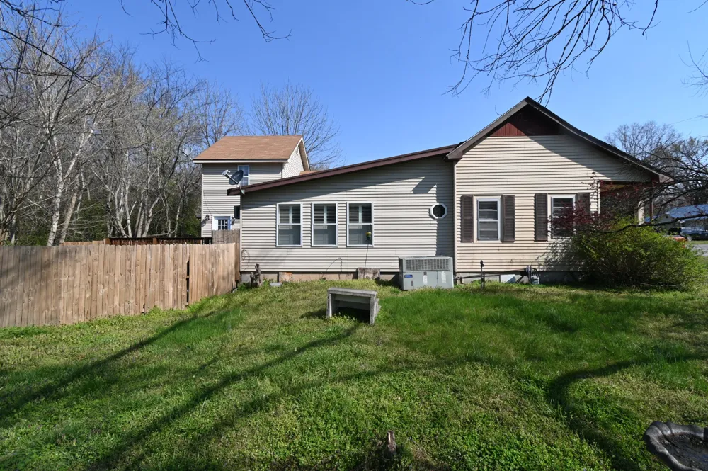 239 Brooklyn Ave Linden, TN 37096