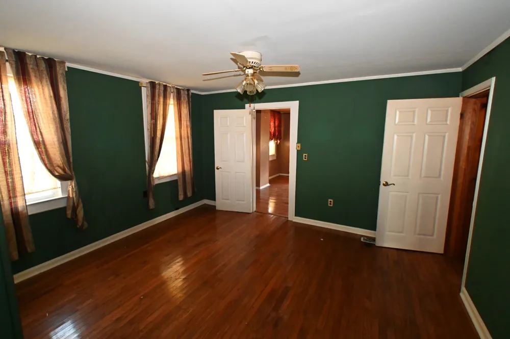 239 Brooklyn Ave Linden, TN 37096