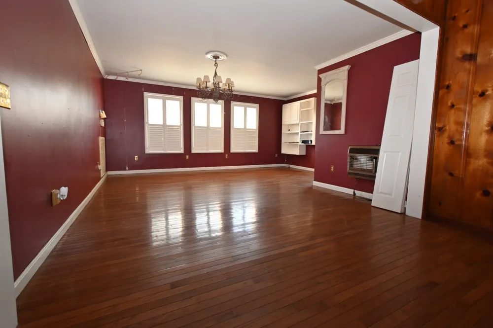 239 Brooklyn Ave Linden, TN 37096