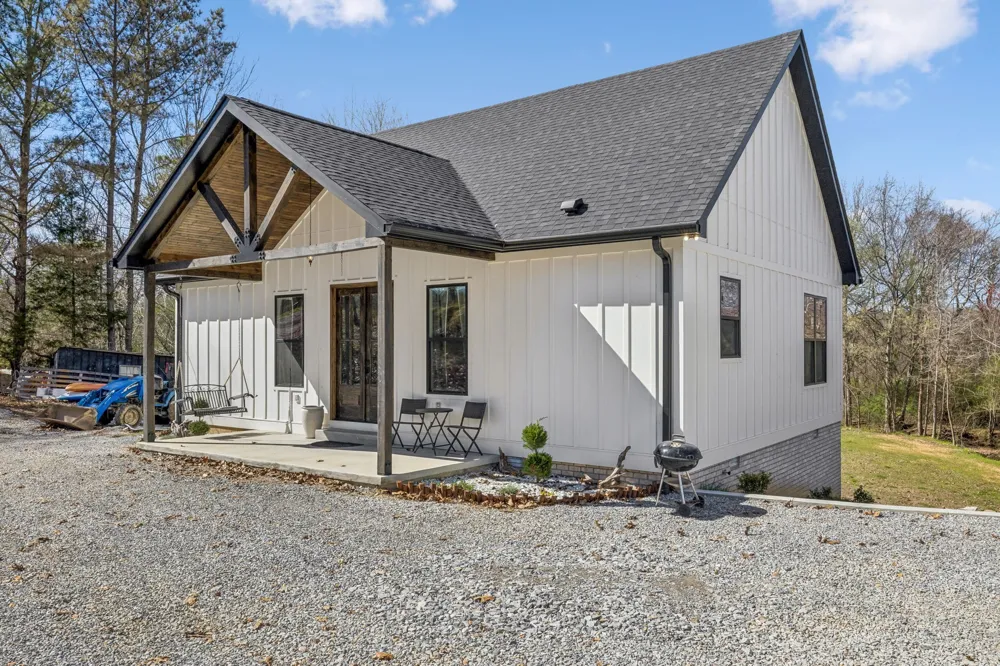 1602 White Oak Rd Stewart, TN 37175