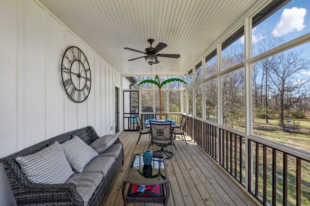 1602 White Oak Rd Stewart, TN 37175