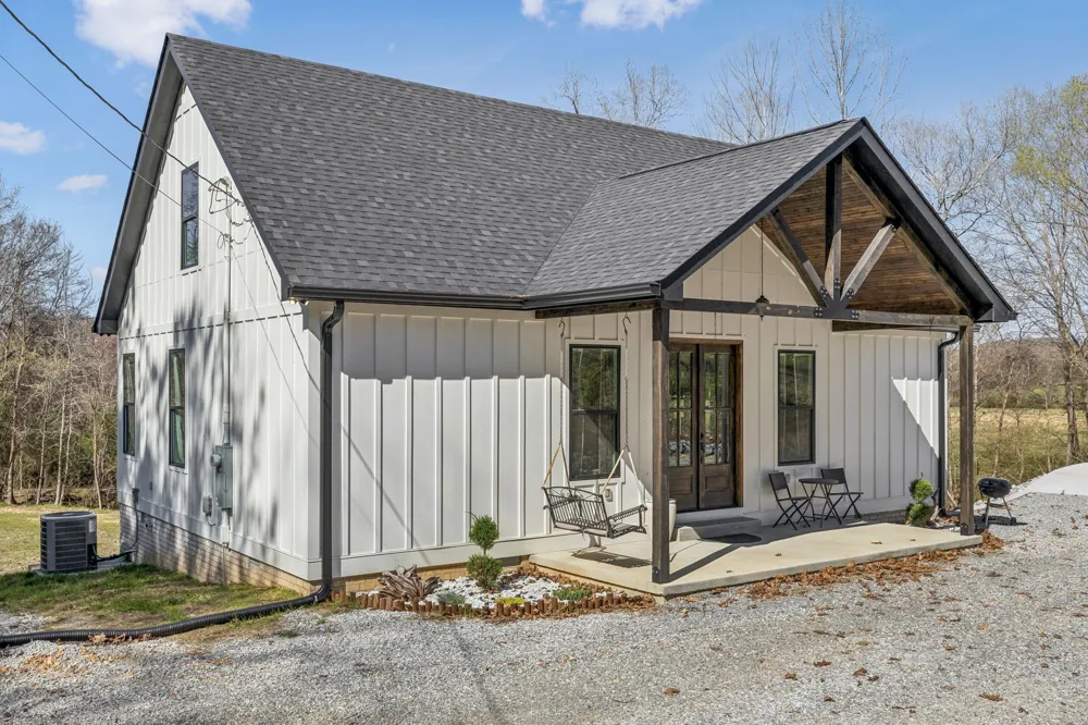 1602 White Oak Rd Stewart, TN 37175