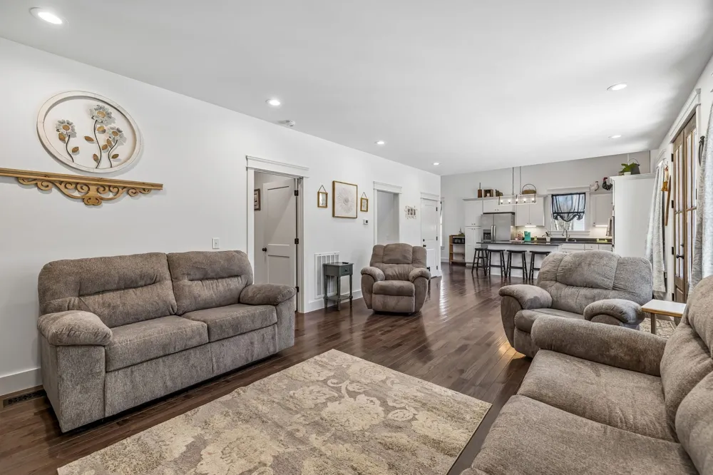 1602 White Oak Rd Stewart, TN 37175