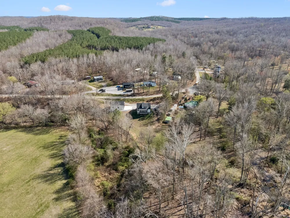 1602 White Oak Rd Stewart, TN 37175