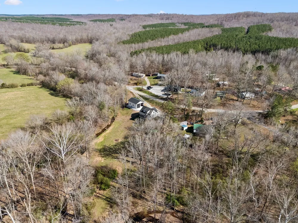 1602 White Oak Rd Stewart, TN 37175