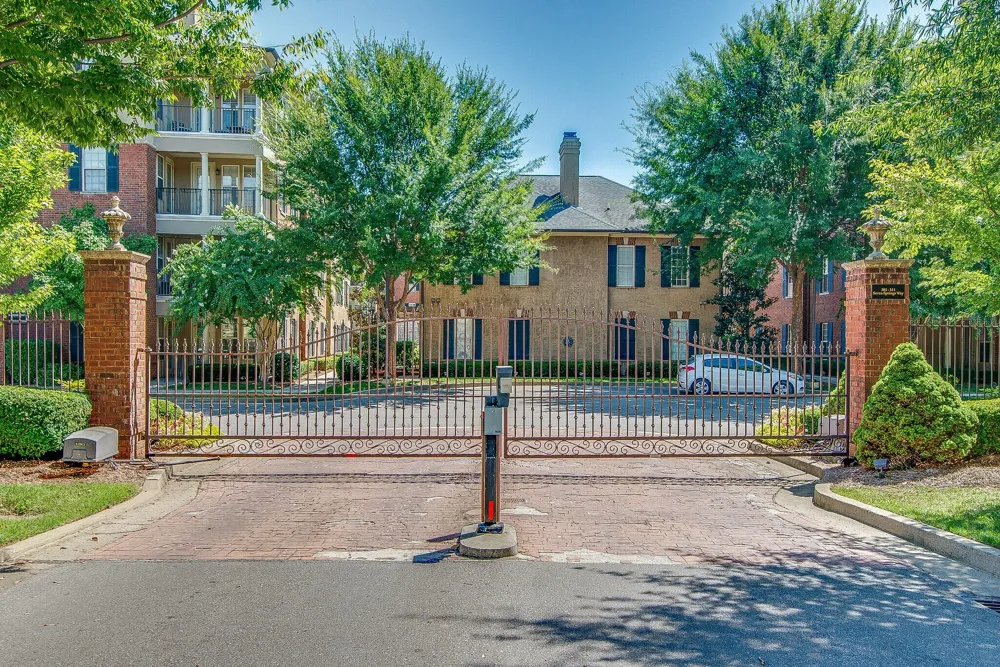305 Seven Springs Way #403 Brentwood, TN 37027