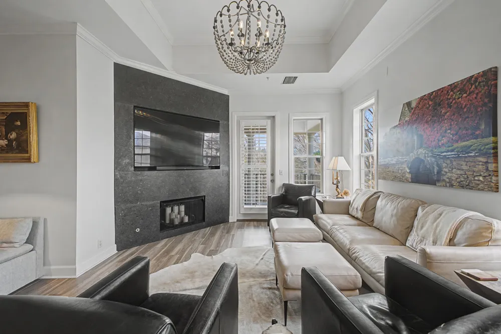 305 Seven Springs Way #403 Brentwood, TN 37027