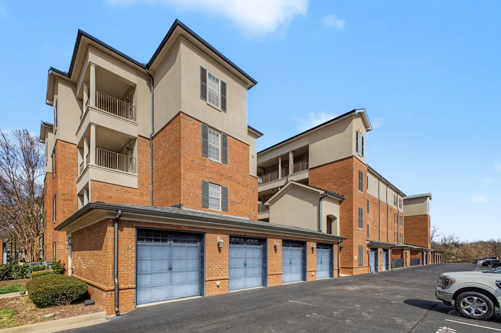 305 Seven Springs Way #403 Brentwood, TN 37027