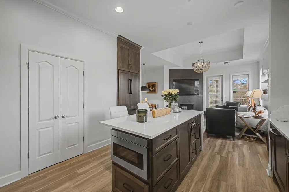 305 Seven Springs Way #403 Brentwood, TN 37027