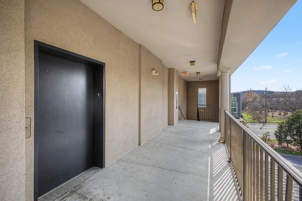 305 Seven Springs Way #403 Brentwood, TN 37027