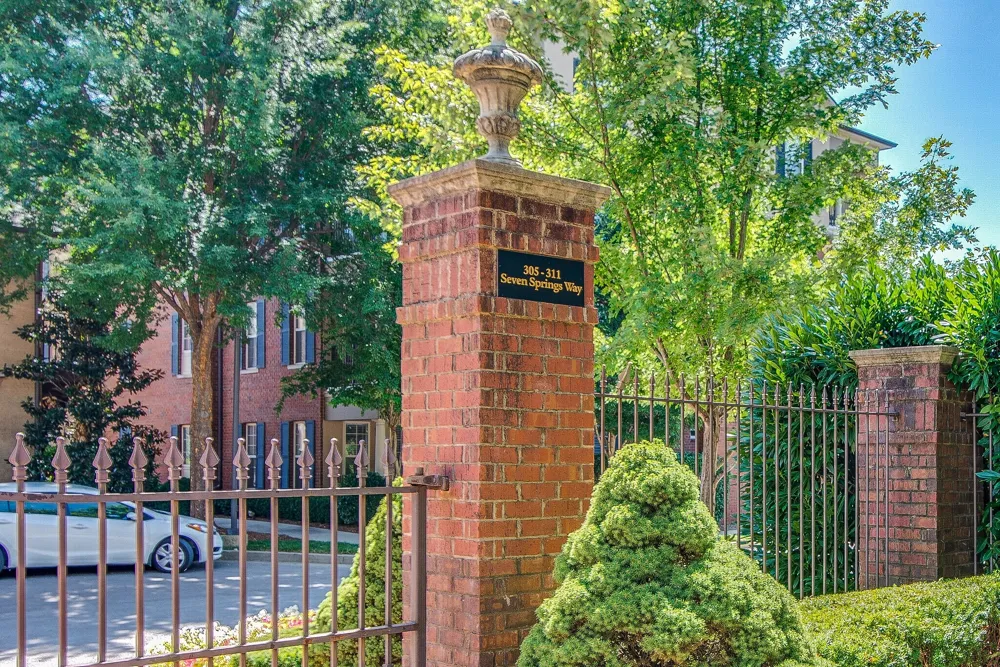 305 Seven Springs Way #403 Brentwood, TN 37027