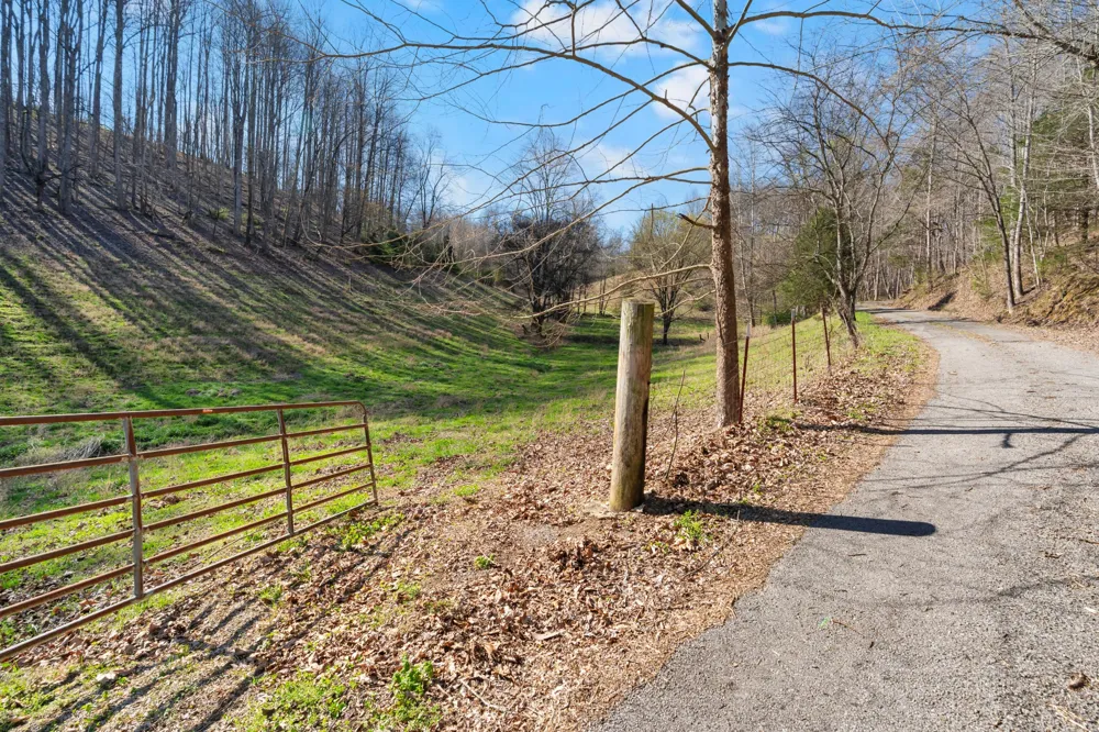 546 Womack Hollow Rd Liberty, TN 37095