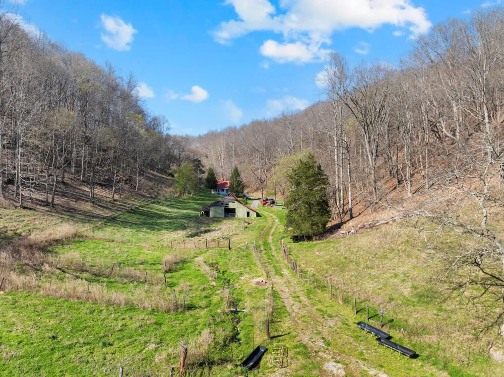 546 Womack Hollow Rd Liberty, TN 37095