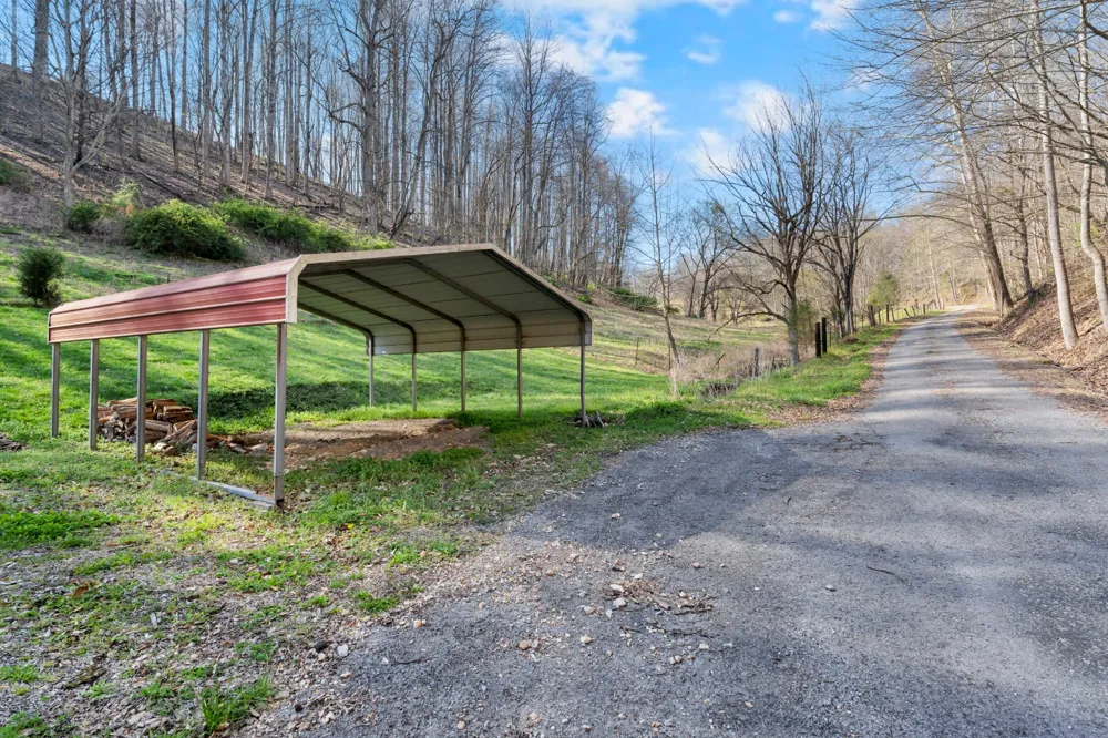 546 Womack Hollow Rd Liberty, TN 37095