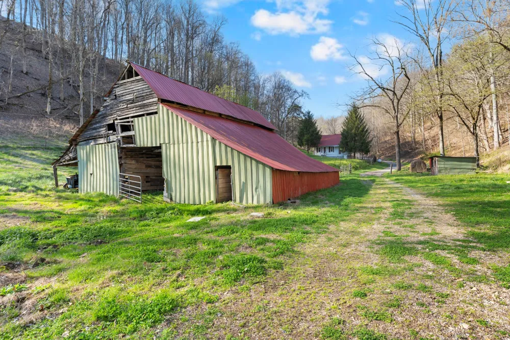 546 Womack Hollow Rd Liberty, TN 37095