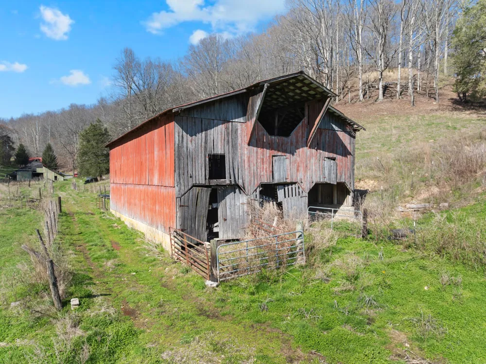 546 Womack Hollow Rd Liberty, TN 37095