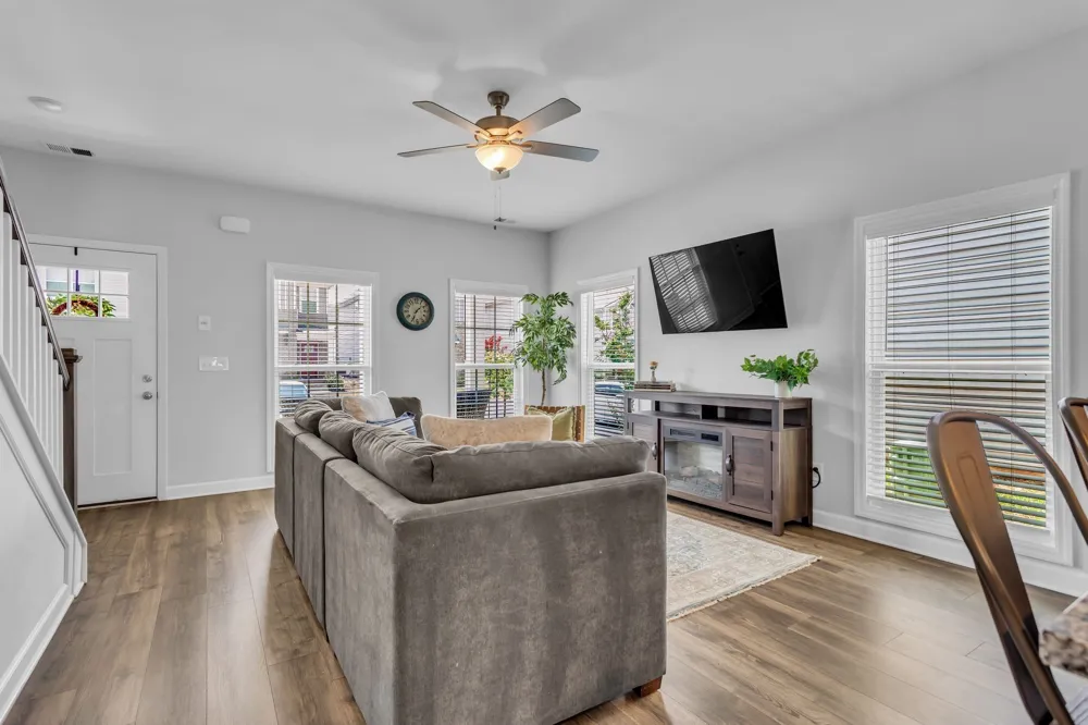 2563 Napa Valley Way Columbia, TN 38401
