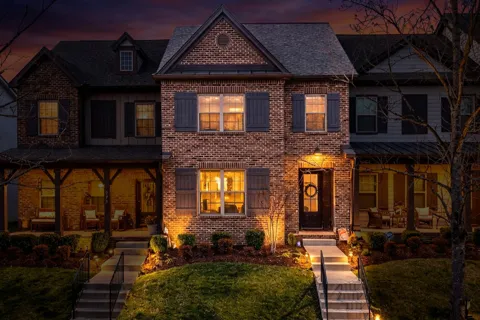 233 Claremont Ct