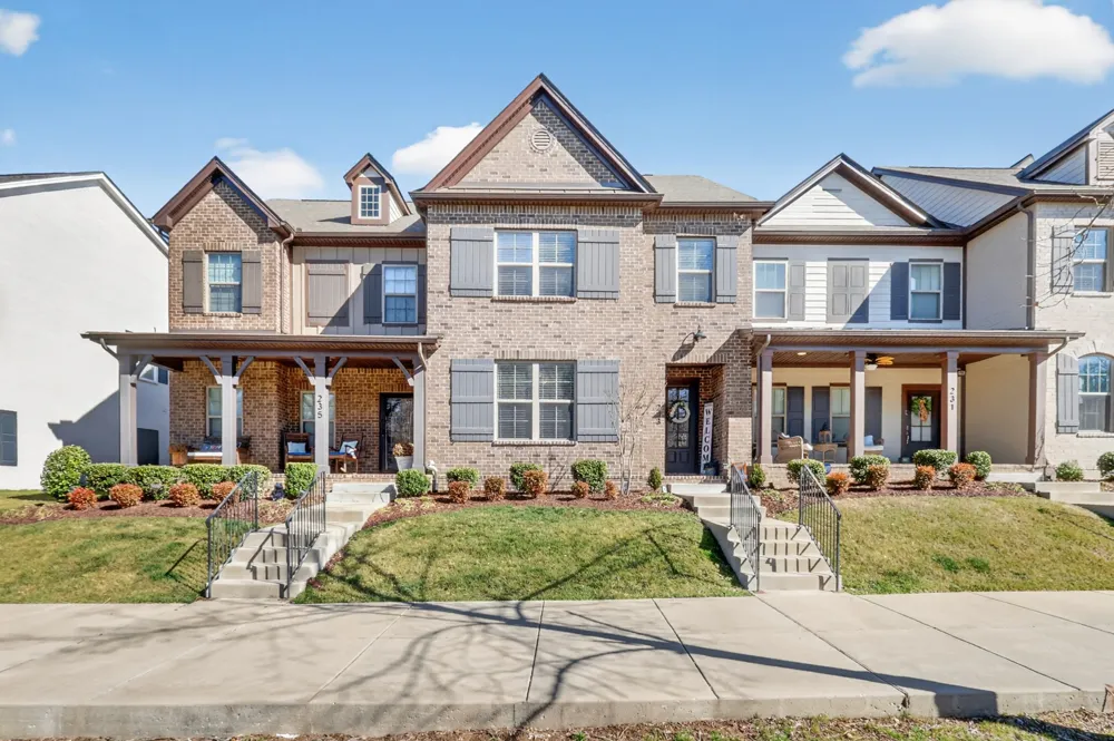 233 Claremont Ct Gallatin, TN 37066