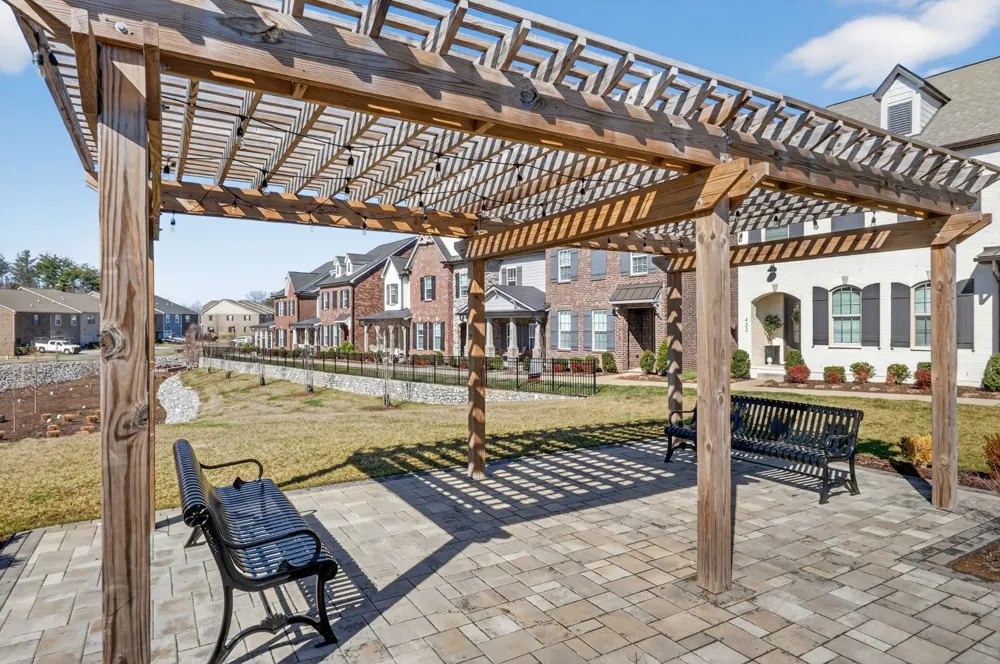 233 Claremont Ct Gallatin, TN 37066
