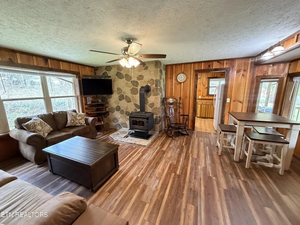 1059 Blue Mill Rd Del Rio, TN 37727